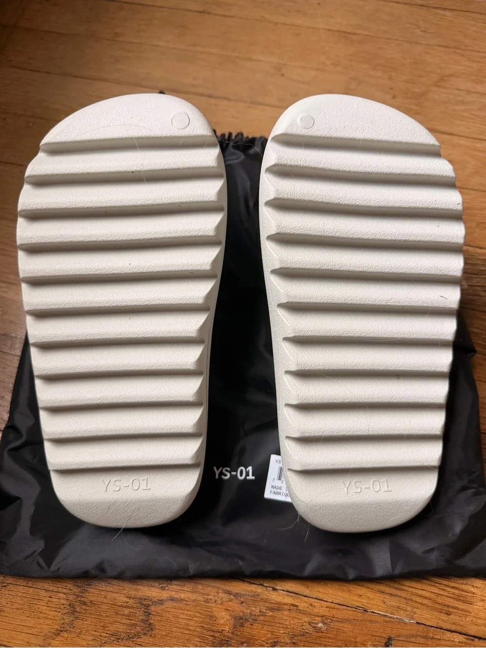 New with Dust Bag- Yeezy Cream Slide Sandals